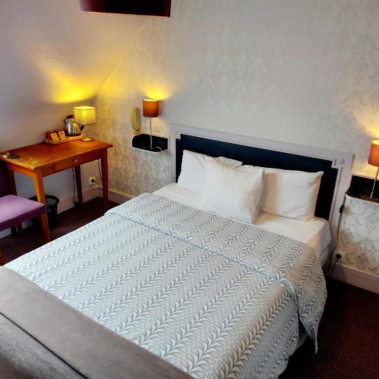 Hotel Mondial - Petite Chambre Double Mansardée - 7