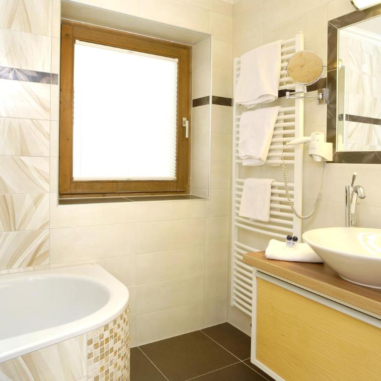 Hotel & Appartements Tiroler Buam - Comfort Doppelzimmer - 1