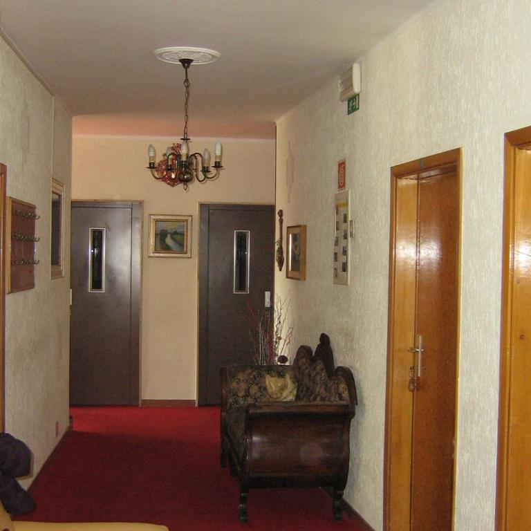 Hotel Lux - Camera Matrimoniale con Balcone - 25