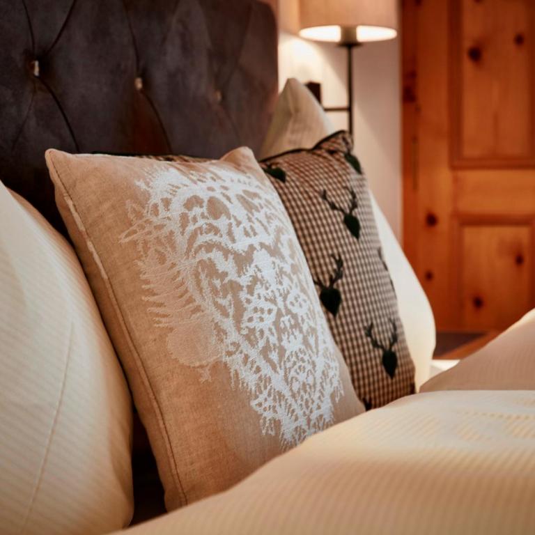 Hotel Steinbock Pontresina - Comfort Double Room with parquet floor - 2