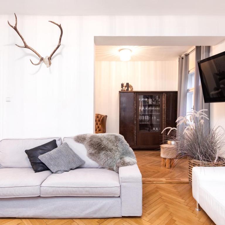Family Wellhouse Green Garden direct in Salzburg, sunny big garden, up to 16 pax, bikes for free, BBQ, sunbeds, parking for free, 15 min sound of music - Villa - 23