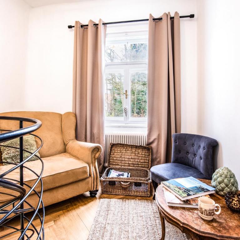 Family Wellhouse Green Garden direct in Salzburg, sunny big garden, up to 16 pax, bikes for free, BBQ, sunbeds, parking for free, 15 min sound of music - Villa - 30