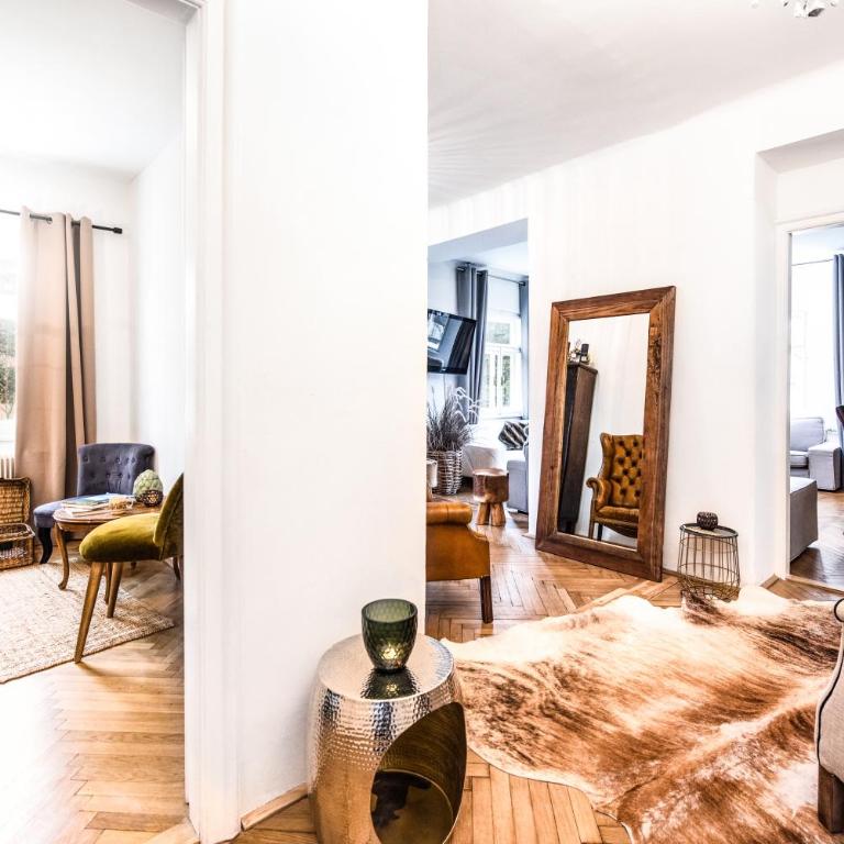 Family Wellhouse Green Garden direct in Salzburg, sunny big garden, up to 16 pax, bikes for free, BBQ, sunbeds, parking for free, 15 min sound of music - Villa - 29