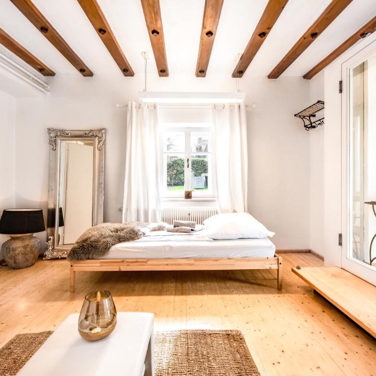 Family Wellhouse Green Garden direct in Salzburg, sunny big garden, up to 16 pax, bikes for free, BBQ, sunbeds, parking for free, 15 min sound of music - Villa - 35
