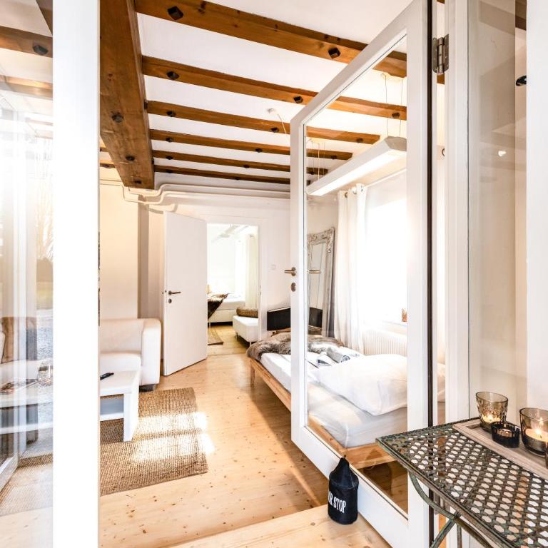 Family Wellhouse Green Garden direct in Salzburg, sunny big garden, up to 16 pax, bikes for free, BBQ, sunbeds, parking for free, 15 min sound of music - Villa - 37
