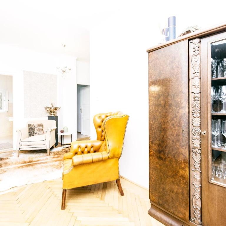Family Wellhouse Green Garden direct in Salzburg, sunny big garden, up to 16 pax, bikes for free, BBQ, sunbeds, parking for free, 15 min sound of music - Villa - 28