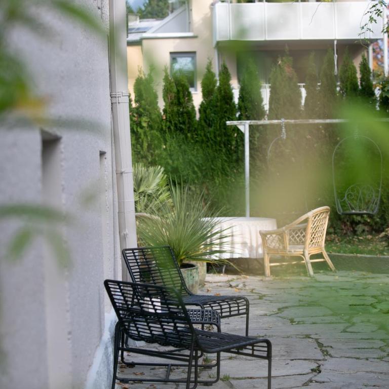 Family Wellhouse Green Garden direct in Salzburg, sunny big garden, up to 16 pax, bikes for free, BBQ, sunbeds, parking for free, 15 min sound of music - Villa - 54