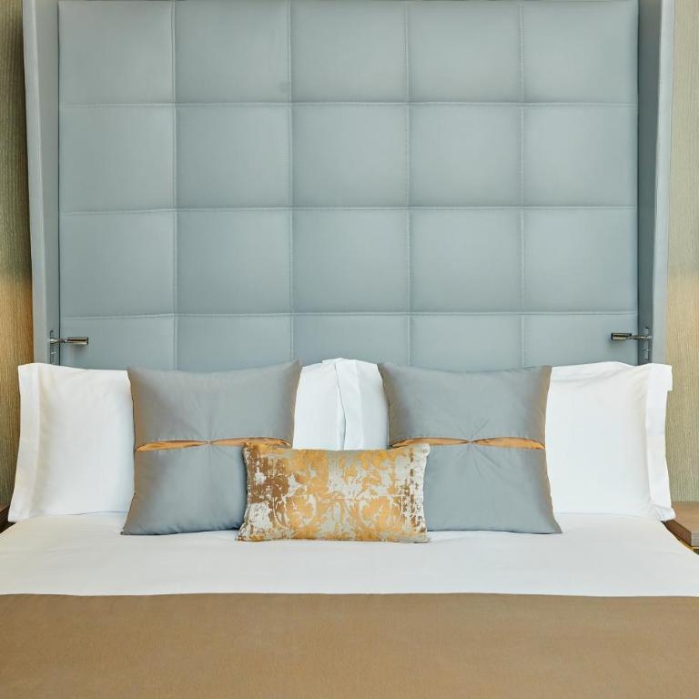 InterContinental Lyon - Hotel Dieu by IHG - Chambre Lit King-Size Classique - Vue sur Cour - 1