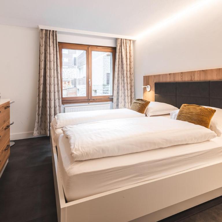Central & Elegant Apartments,partially with Fireplace, by Zermatt Rental - Deluxe Apartment - 3