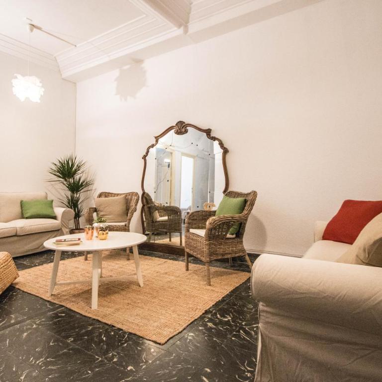 Rotaret - Single Room with Shared Bathroom - 3