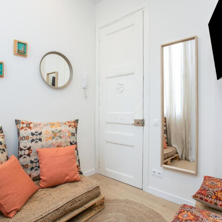 Canela Homes BARCELONA MARINA - Three-Bedroom Apartment - 4