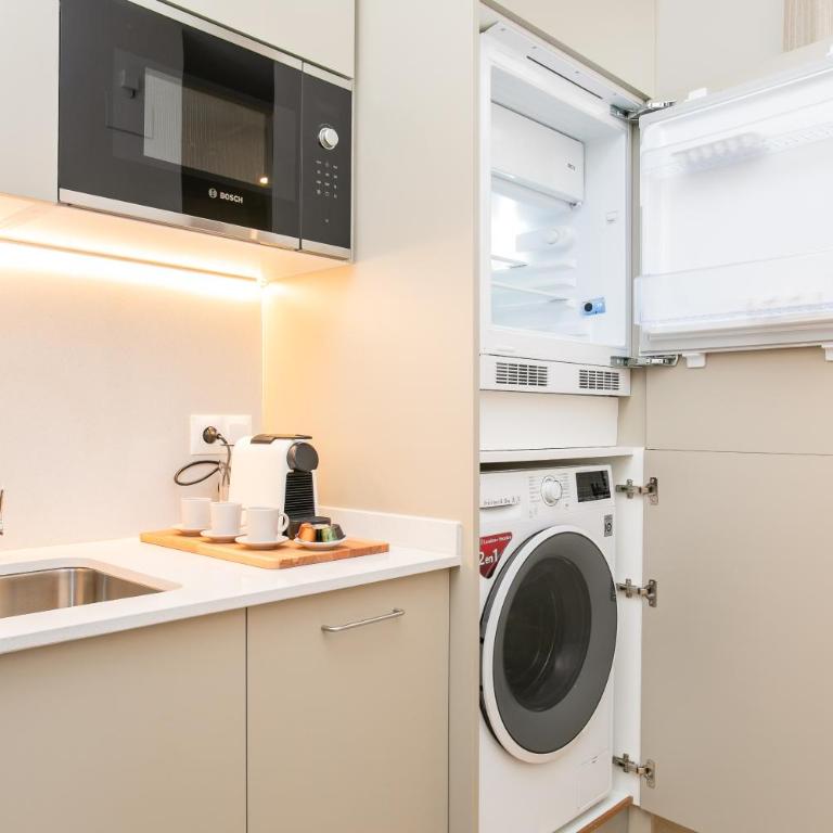 Canela Homes BARCELONA MARINA - Three-Bedroom Apartment - 19