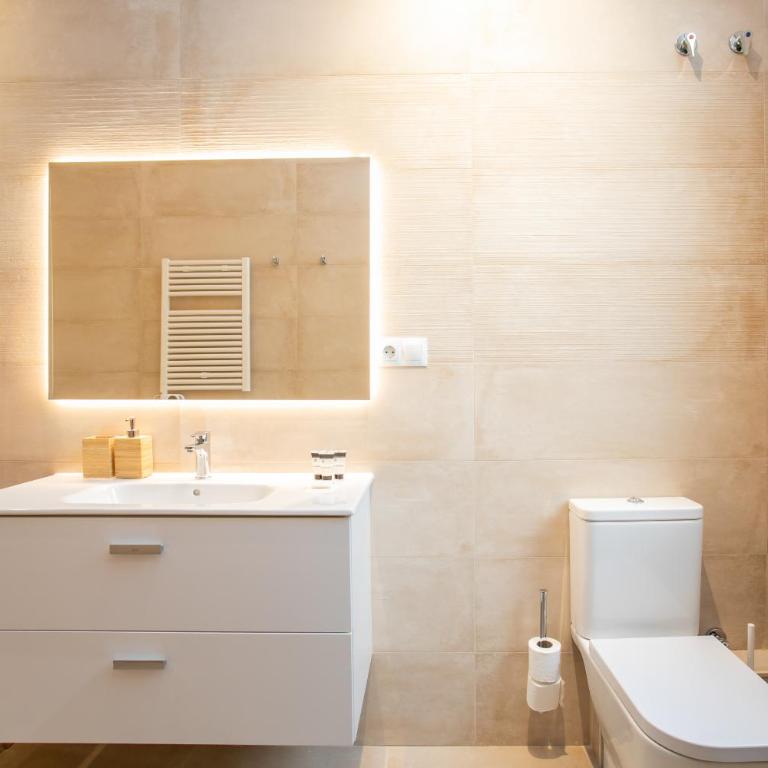 Canela Homes BARCELONA MARINA - Three-Bedroom Apartment - 39