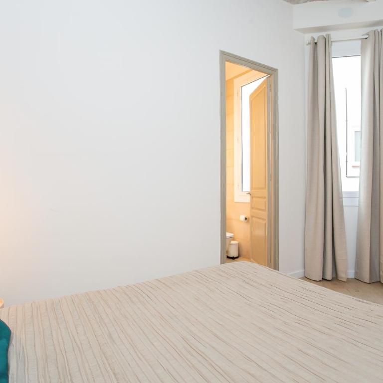 Canela Homes BARCELONA MARINA - Three-Bedroom Apartment - 28