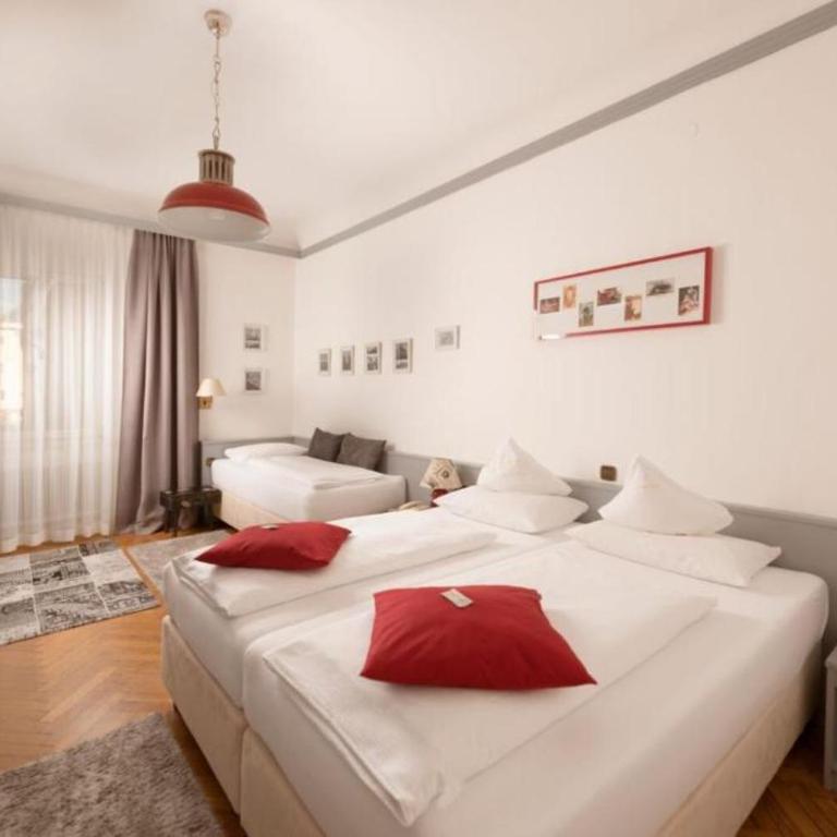 Boutique Hotel Goldenes Lamm Villach - Dreibettzimmer - 4
