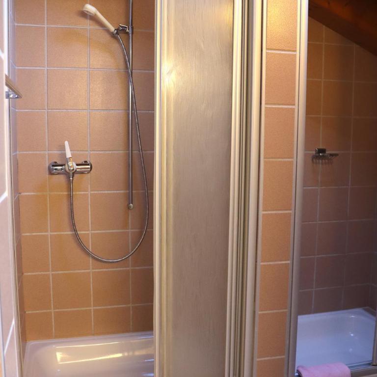 Hotel & Bildungshaus St. Jodern - Familienzimmer mit Gemeinschaftsbad - 3
