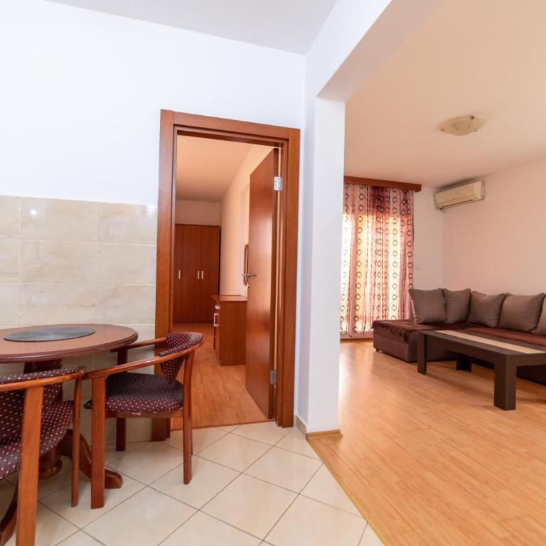 Apartmani Jovan - Apartman sa 2 Spavaće Sobe i Balkonom - 6