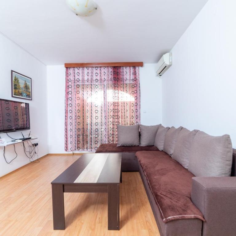 Apartmani Jovan - Apartman sa 2 Spavaće Sobe i Balkonom - 2