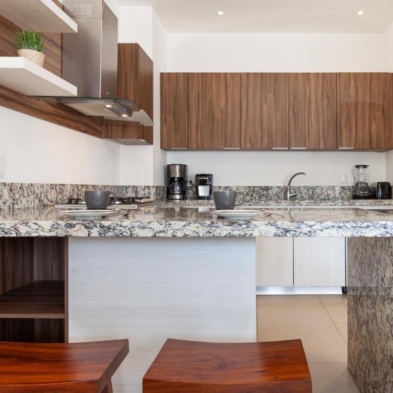 Zenith 601, Zona Romantica, 2 Balconies with Incredible Views, Rooftop Pool - One-Bedroom Apartment - 28