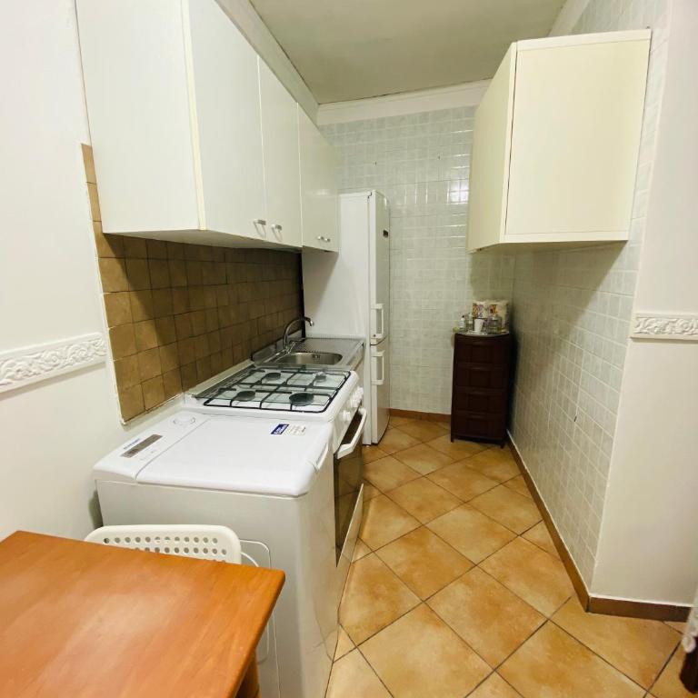 Quartieri Spagnoli Home AFFITTI BREVI - Appartamento con 1 Camera da Letto - 16