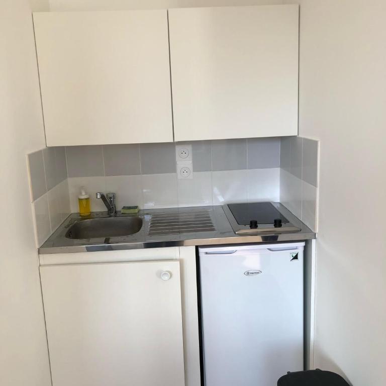 HYPER CENTRE - WIFI FIBRE GRATUIT - JERGWELOH - Le New Yorkais - Appartement avec Douche - 16