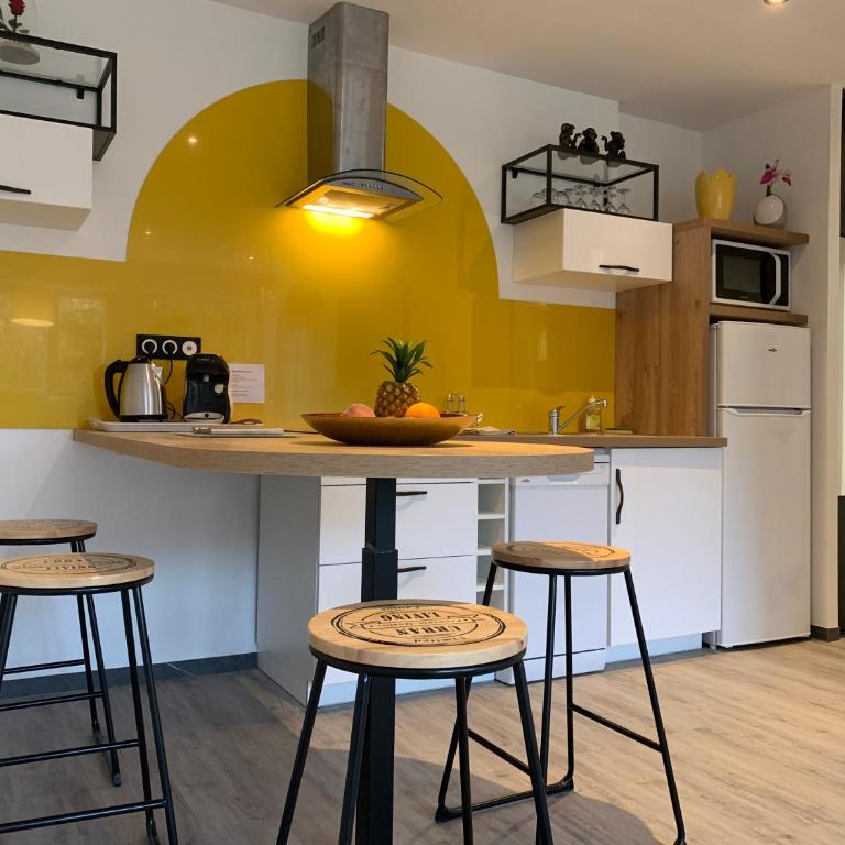 Foch - One-Bedroom Apartment - 1