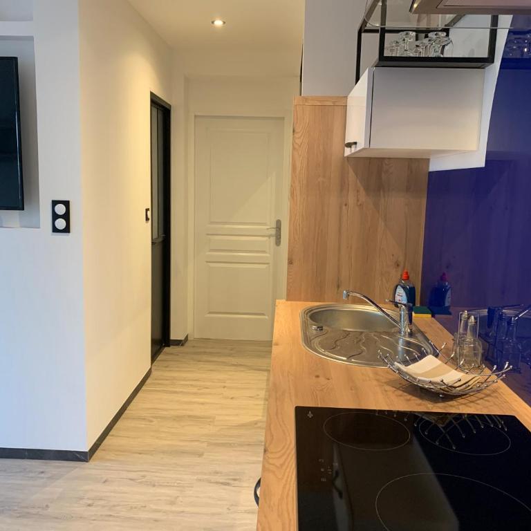 Foch - One-Bedroom Apartment - 17