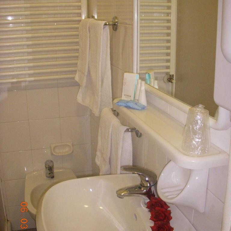 Hotel Moresco Riccione - Piscina Beach Village - Comfort Double Room - 7