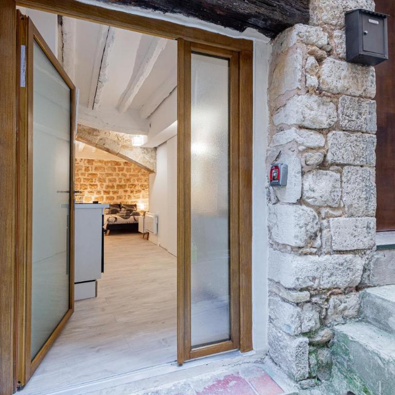 Vence...ses vieilles pierres - Appartement - Rez-de-Chaussée - 3