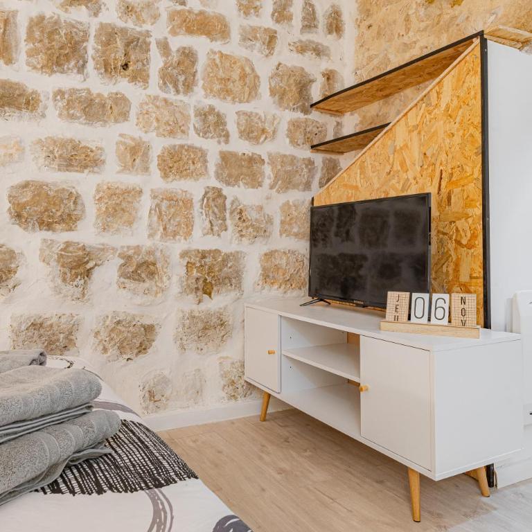 Vence...ses vieilles pierres - Appartement - Rez-de-Chaussée - 8
