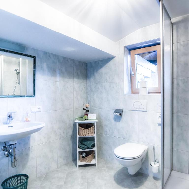 Naturpension Mühlhof - Doppelzimmer mit Gemeinschaftsbad und Balkon - 3