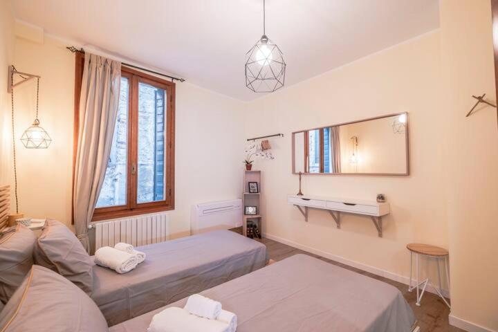 Loggia Rialto Apartments - Two-Bedroom Apartment - 10
