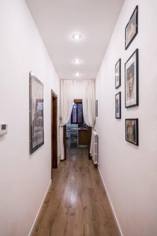Loggia Rialto Apartments - Two-Bedroom Apartment - 7