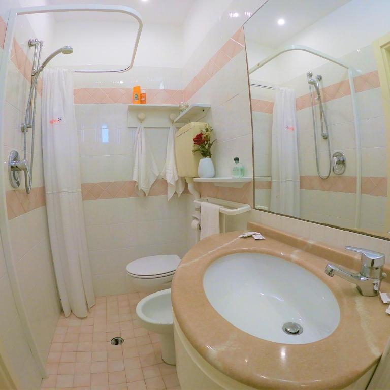 Hotel Holland - Camera Singola Economy - 4
