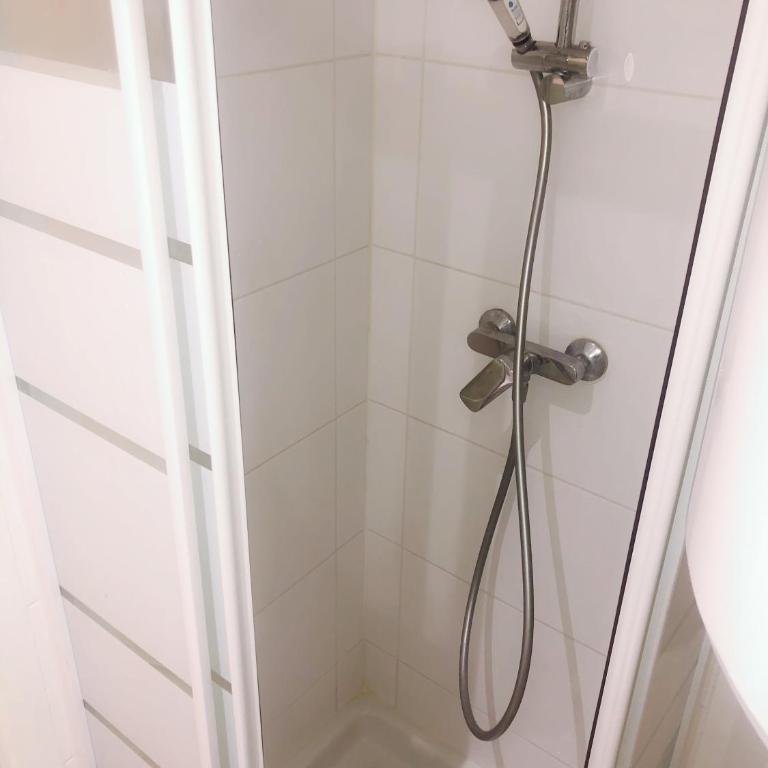Art Beaubourg - Chambre Double ou Lits Jumeaux avec Salle de Bains Privative - 2