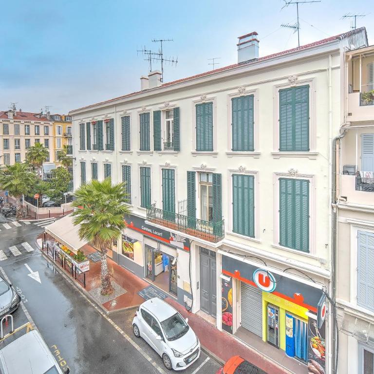 Cannes premium 3 BR 2 bath fully renovated heart of town by Olam Properties - Apartamento - 40