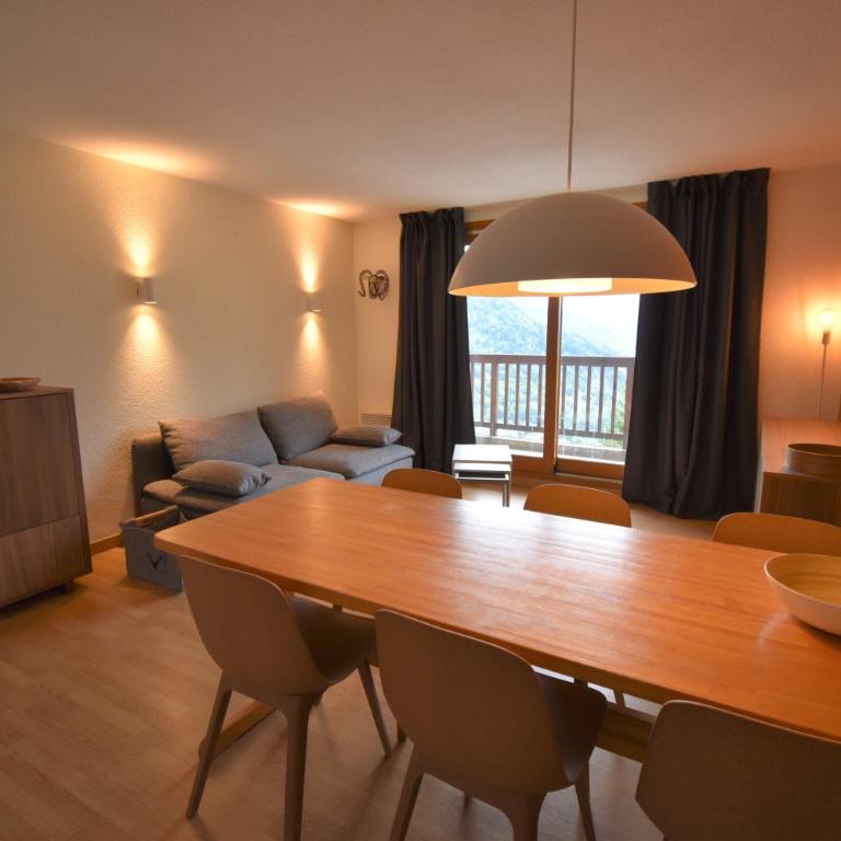 VAUJANYLOCATIONS - Cochette 1 Apt 5 - Appartement avec Vue sur la Montagne - 1