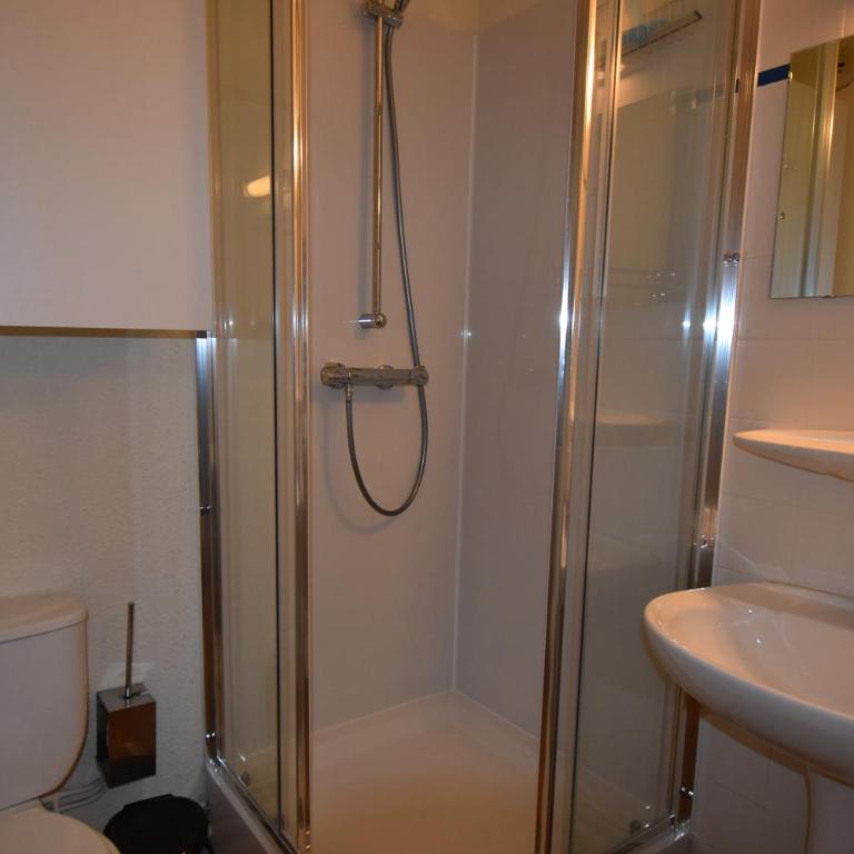 VAUJANYLOCATIONS - Cochette 1 Apt 5 - Appartement avec Vue sur la Montagne - 6