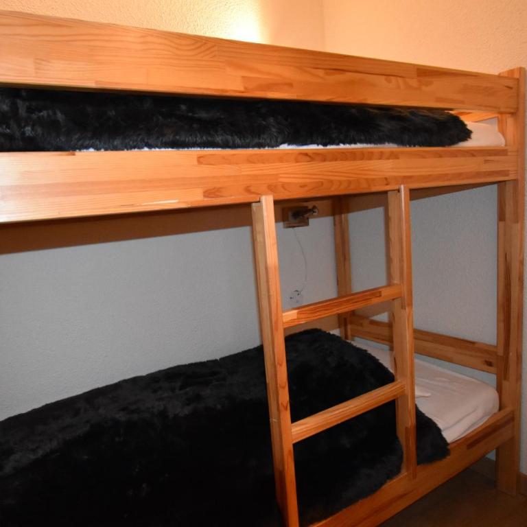 VAUJANYLOCATIONS - Cochette 1 Apt 5 - Appartement avec Vue sur la Montagne - 10