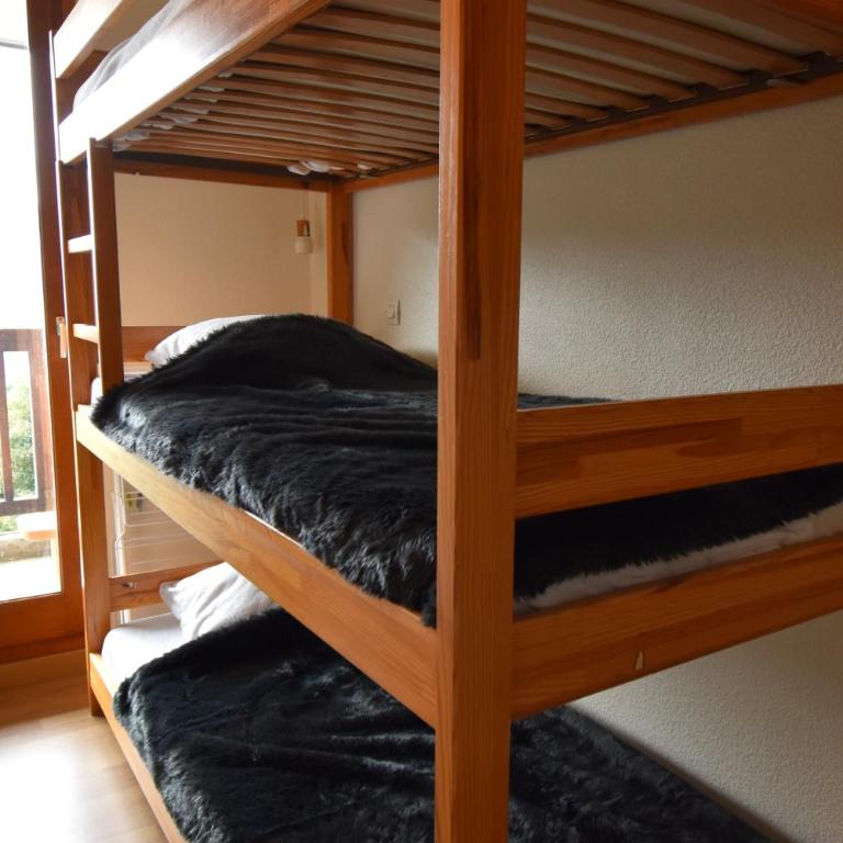 VAUJANYLOCATIONS - Cochette 1 Apt 5 - Appartement avec Vue sur la Montagne - 14