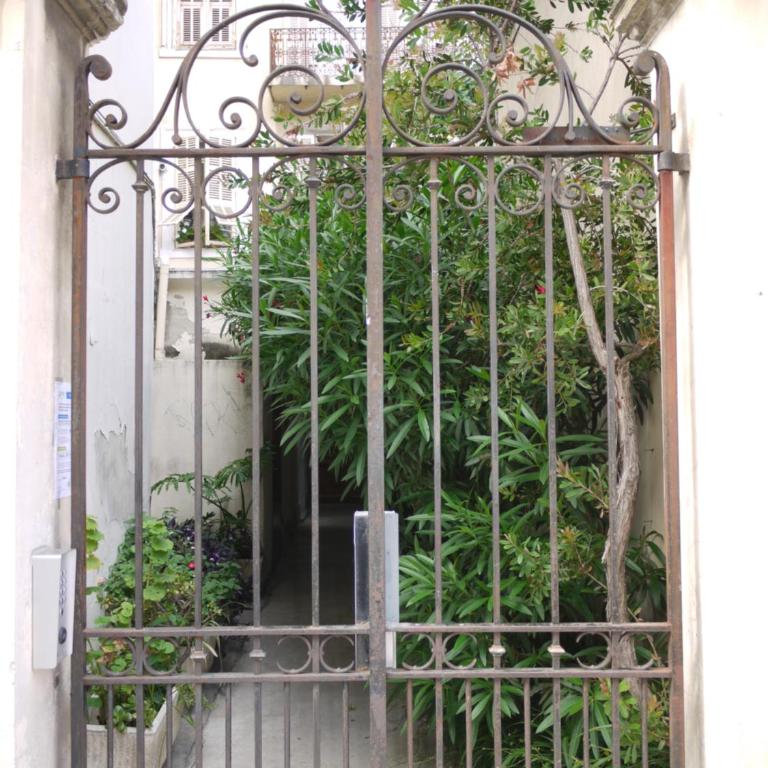 Barla 3 - a spacious one bedroom apartment near Place Garibaldi - Chambre Double - 6
