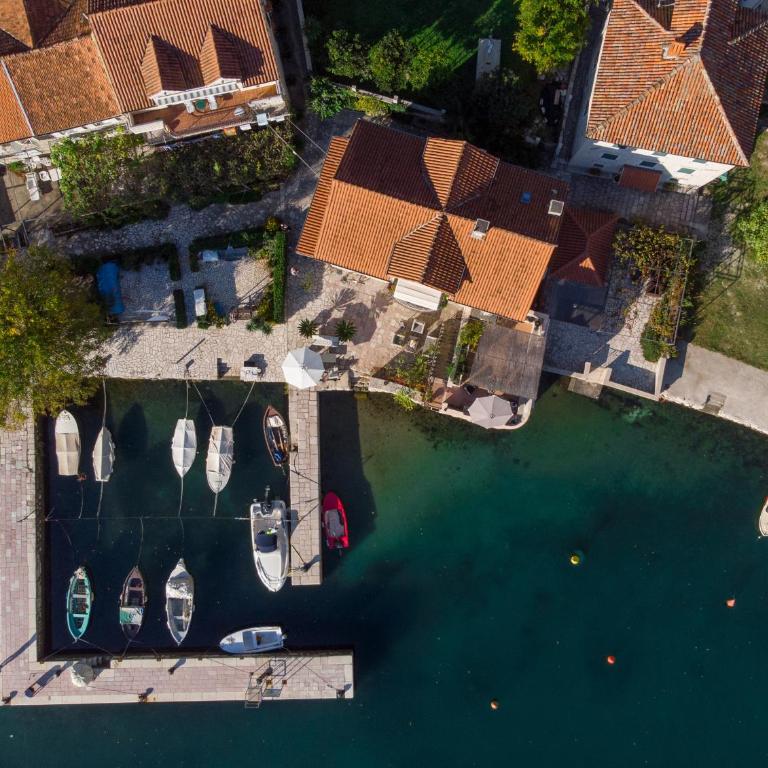 Tanja's Seafront Orahovac Apartment - Two-Bedroom Apartment - 1