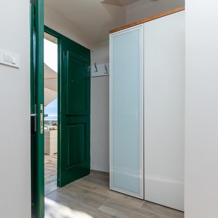 Tanja's Seafront Orahovac Apartment - Two-Bedroom Apartment - 16
