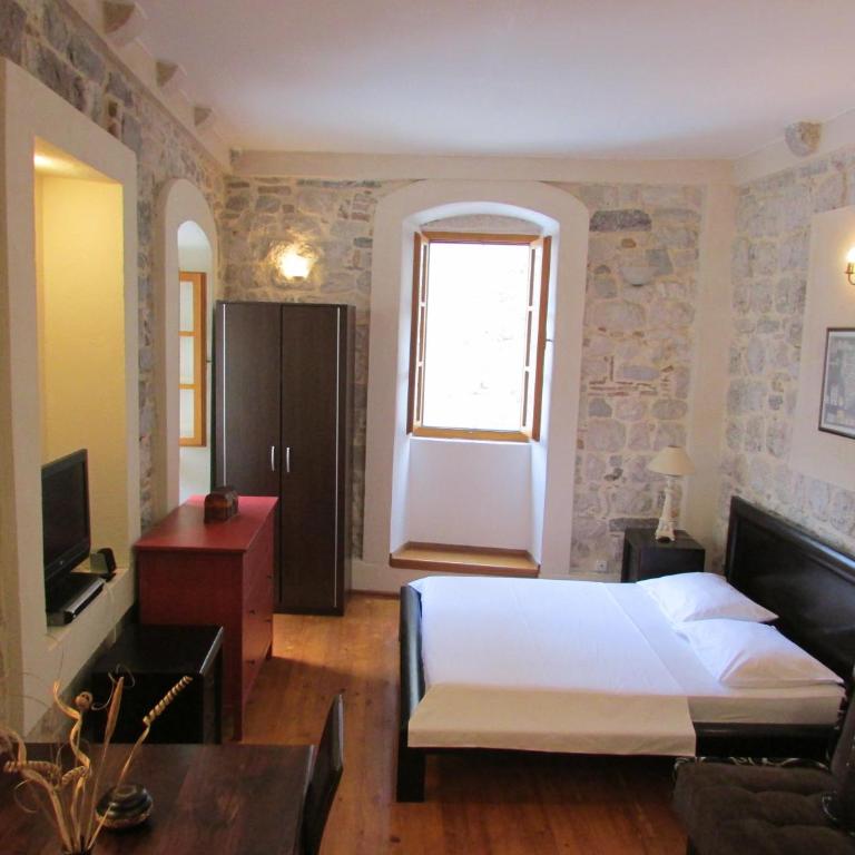 Apartments Popovic - Studio with Patio - 19