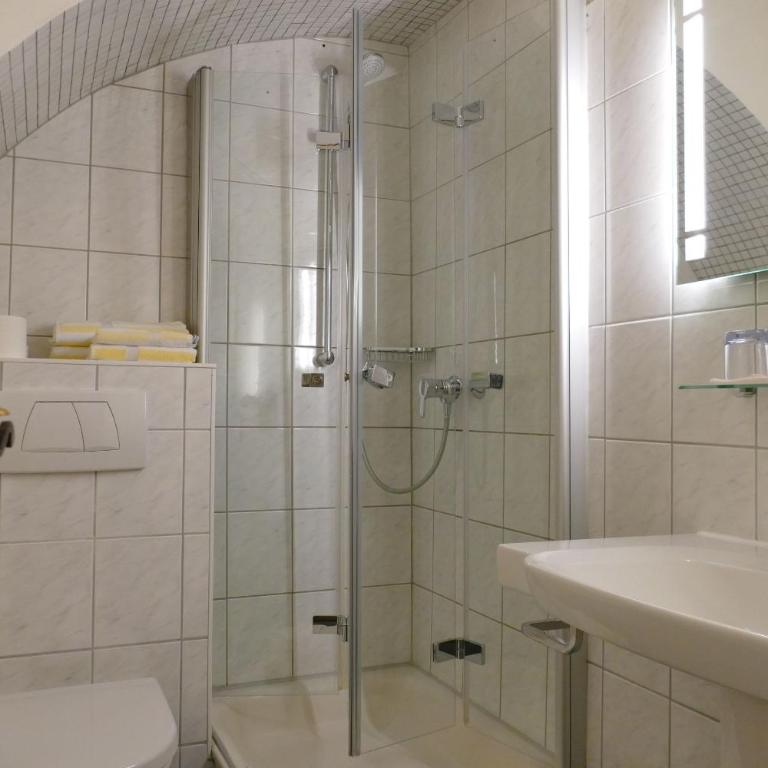 Altstadthotel "Zum Hechten" - Standard Doppel- oder Zweibettzimmer - 10