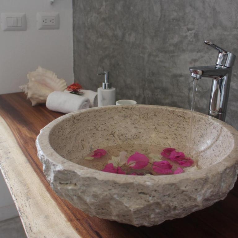 Little Gem Hotel Tulum La Veleta - Suite con balcón y vistas a la piscina - 1 cama extragrande - 8