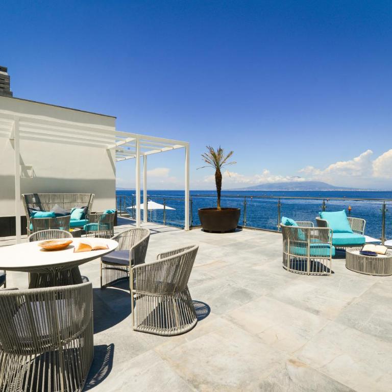 Amore Rentals - Villa del Maggiore - Villa Deluxe - 6