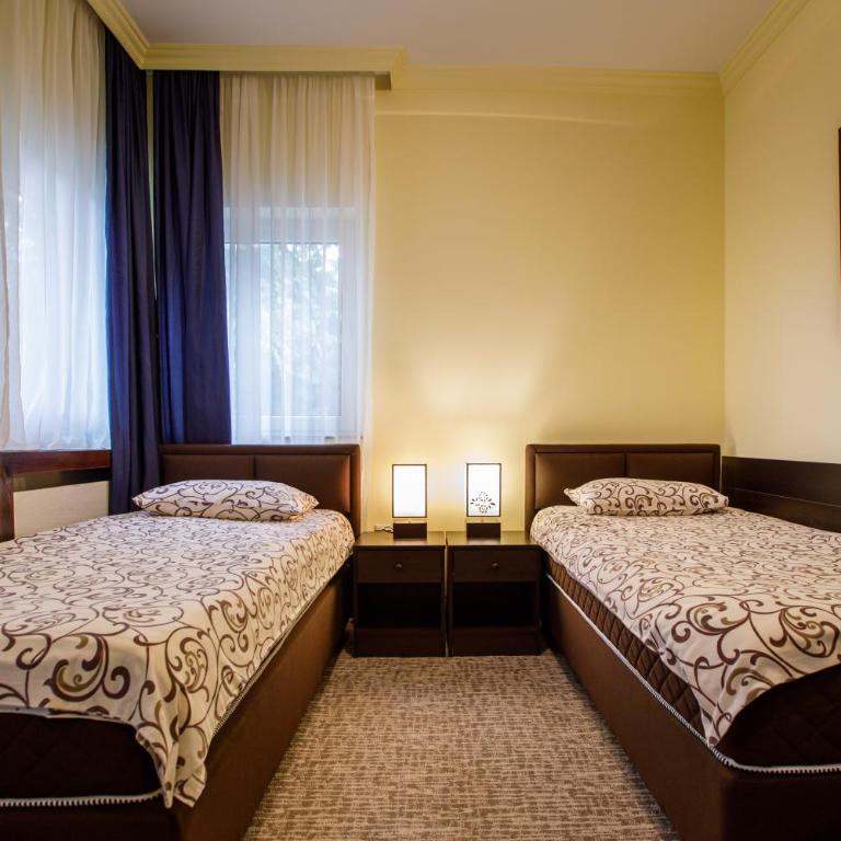 Villa Modena - Twin Room - 13