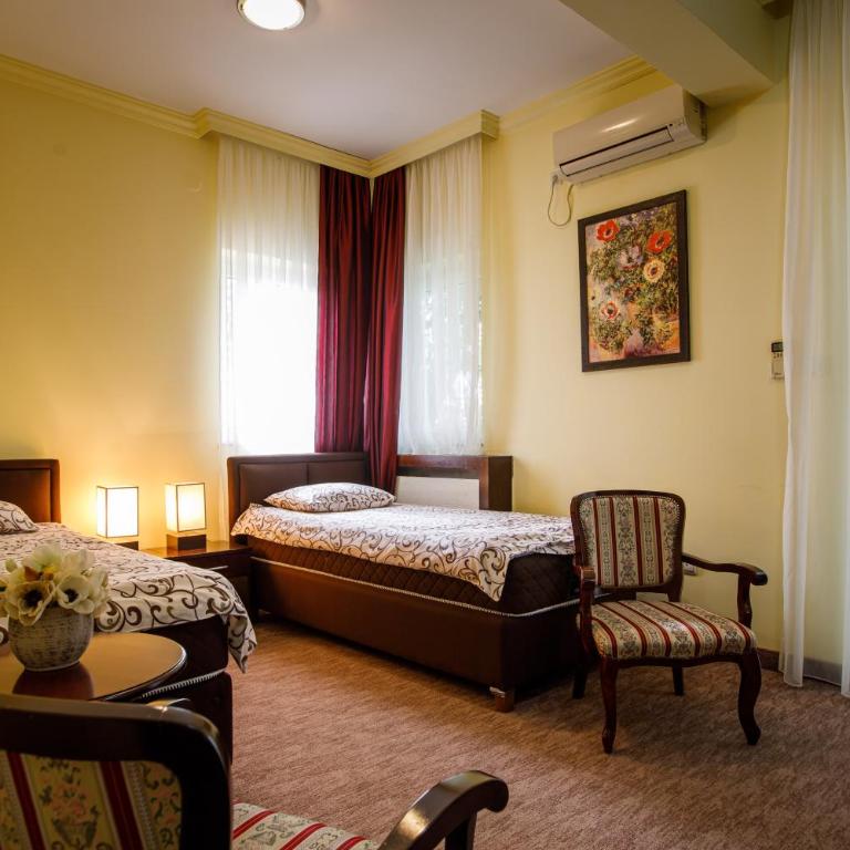Villa Modena - Twin Room - 11