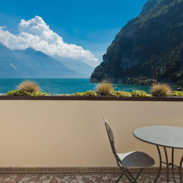Bellavista Lakefront - Camera Matrimoniale Classic Fronte Lago con Balcone o Terrazzo - 1